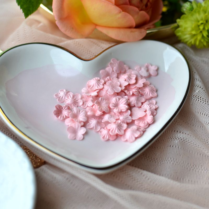 迷你娃衣辅料缎面压皱立体花瓣花片DIY装饰帽子裙子点缀1.5元10片,淘宝优惠券,粉丝福利购,淘宝优惠卷