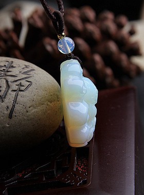 蛋白石九尾狐九尾狐挂牌项链