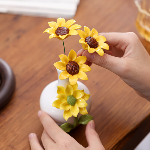 陶瓷向日葵花瓶向阳花开高白泥花向阳而生茶桌书桌餐桌玄关瓷摆件 - 图2