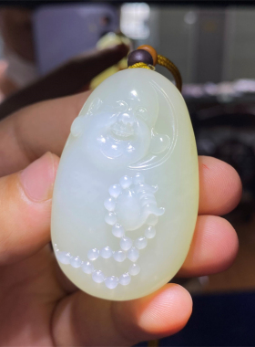 新疆和田白玉籽料清水皮佛