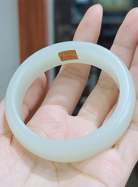 小石头和田玉手镯白玉