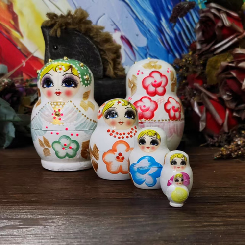 俄罗斯风情套娃五层儿童节实木女孩可爱创意卡通生日礼品颜色随机 - 图0