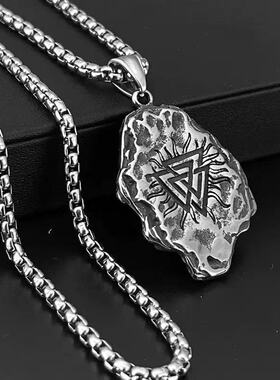 2025秋冬新款转运陨石钛钢项链复古个性异形三角形合金吊坠毛衣链