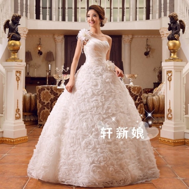 显瘦婚纱2023新款新娘齐地简约小个子单肩婚纱礼服修身韩式大码