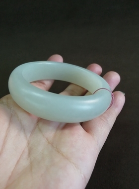 新疆洒金皮籽料手镯