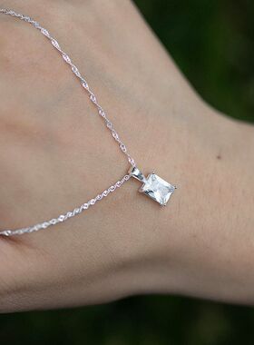 时尚气质锆石感设计锁骨颈方块