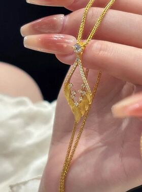 锁骨钻设计拉丝独特一件金色羽毛项链气质爆款款点代发小红书链