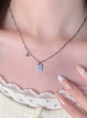 女小众韩版文字简约对称锁骨设计