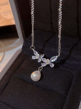时尚设计感精致锁骨蝴蝶珍珠项链