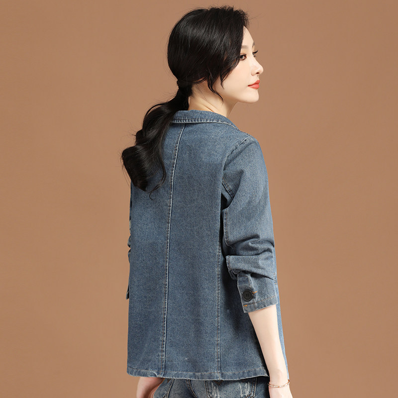 韩潮袭人小香风印花西装领牛仔外套 韩潮袭人短外套