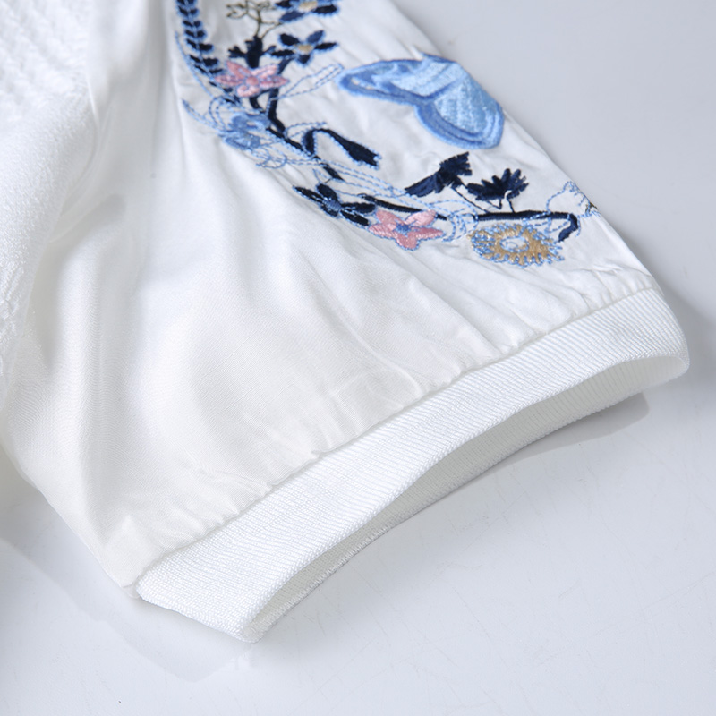 韩潮袭人圆领刺绣短袖白色蕾丝t恤 韩潮袭人蕾丝衫/雪纺衫