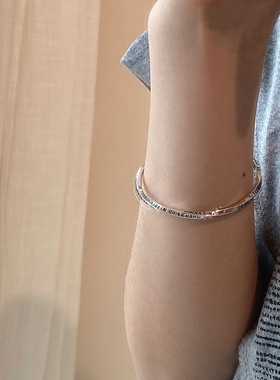 韩版S925银时尚简约扭曲手镯女复古重工字母手环嘻哈朋克手饰品潮