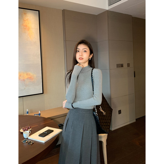 MULVAN  黑色半高领针织衫女秋冬套头内搭打底衫修身显瘦上衣