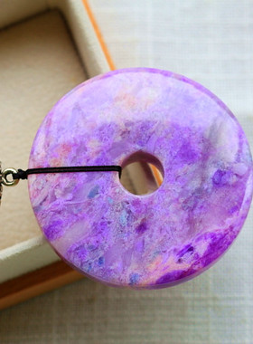 硕大粉紫色舒俱来平安怀古大扣