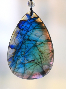 ◆光华潋滟◆店主自戴！超大块曜光光谱石（拉长石）大坠