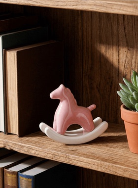 可爱摇摇马陶瓷摆件办公室桌面