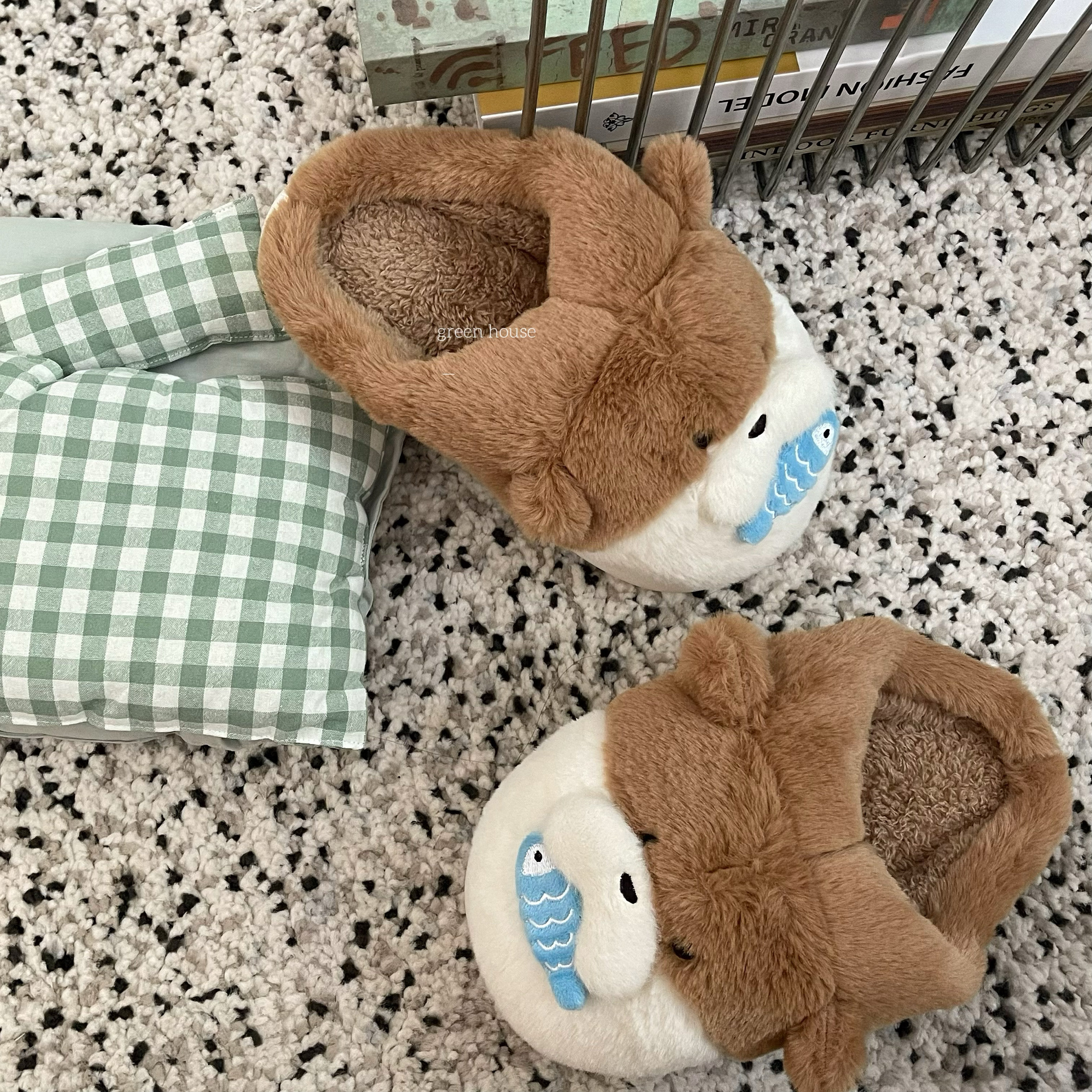 green house * 出口外贸熊吃鱼毛绒加厚底防水家居拖鞋,淘宝优惠券,粉丝福利购,淘宝优惠卷