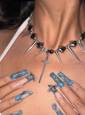 夸张朋克十字架铆钉项链y2k不规则辣妹亚文化嘻哈潮流男女颈链