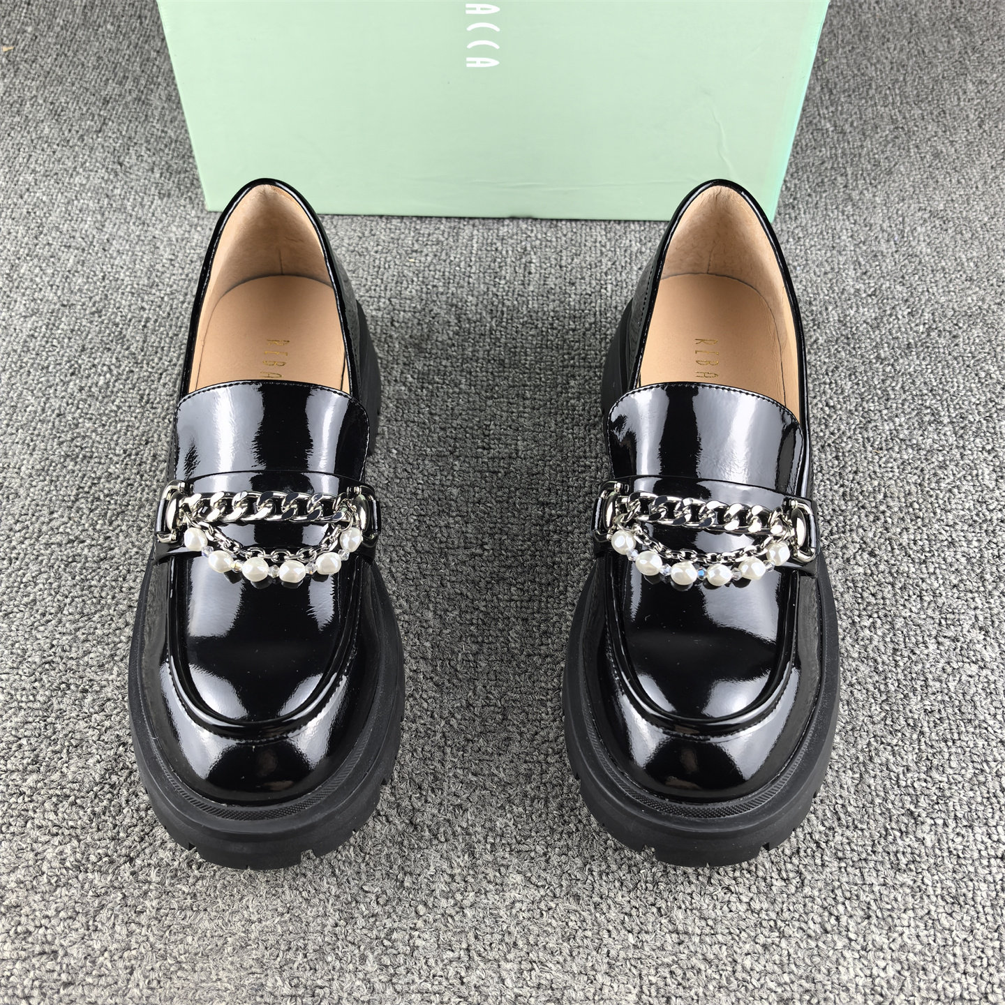 正品撤柜REBACCA/瑞贝卡女鞋春秋款圆头低跟套脚牛漆皮乐福鞋女,淘宝优惠券,粉丝福利购,淘宝优惠卷