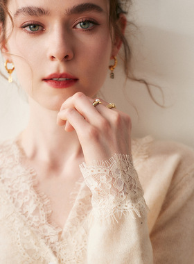 French Elegant V-neck Sheep Women's Fashion Lace Cashmere Lo