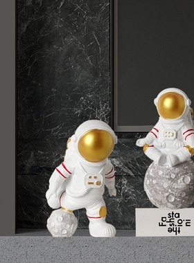 创意轻奢宇航员高档摆件家居饰品酒柜桌面登月宇航员太空人装饰