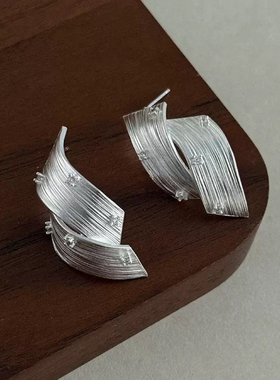 艺术感拉丝双层扭弧耳环小众肌理碎钻耳钉高级清冷极简风轻奢耳饰