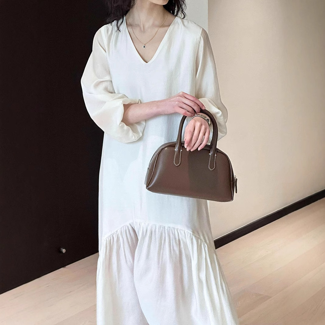日本黑白月光 2025春夏新品 设计师小众 两色气质V领双层连衣裙女 - 图0