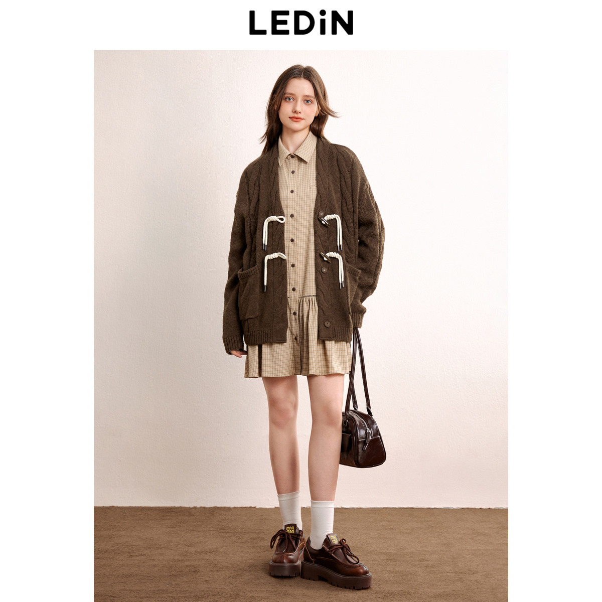 乐町绞花学院牛角扣针织线开衫女秋季宽松毛衣百搭上衣,淘宝优惠券,粉丝福利购,淘宝优惠卷