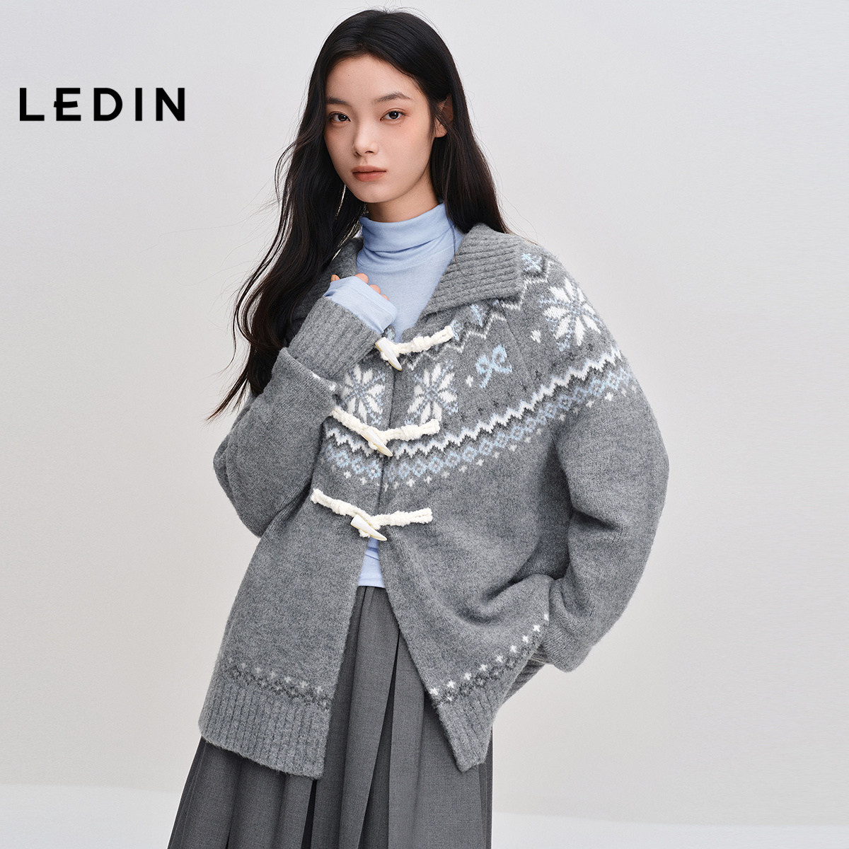 【费尔岛】乐町复古针织衫女秋冬新款设计感毛衣复古花纹开衫外套