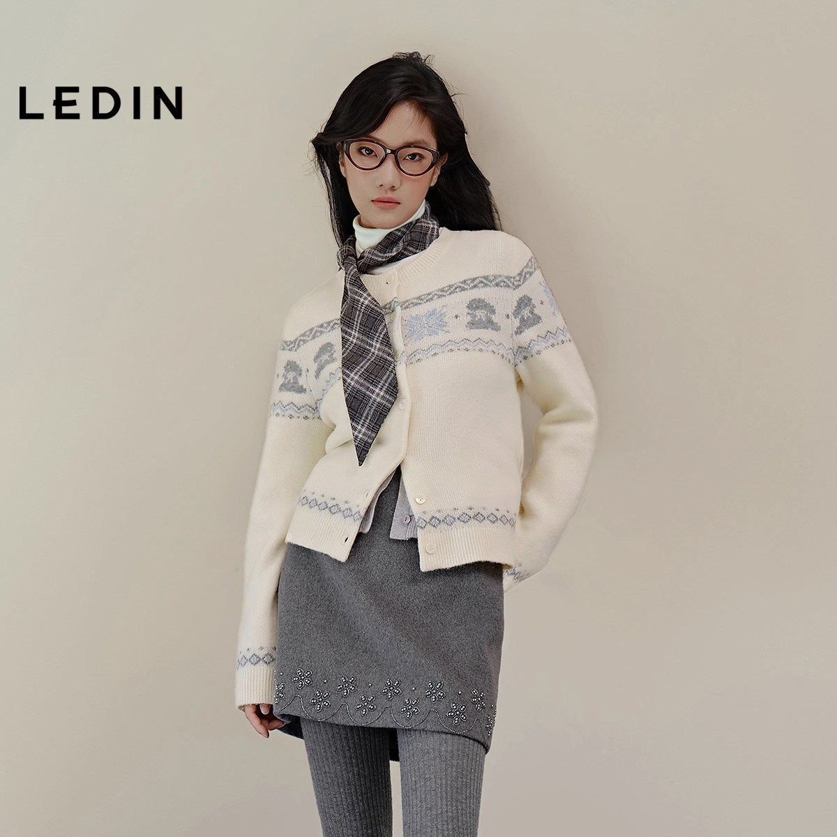 【费尔岛】乐町复古针织衫女秋冬新款设计感毛衣复古花纹开衫外套