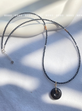 天然黑尖晶石项链配银曜石平安扣