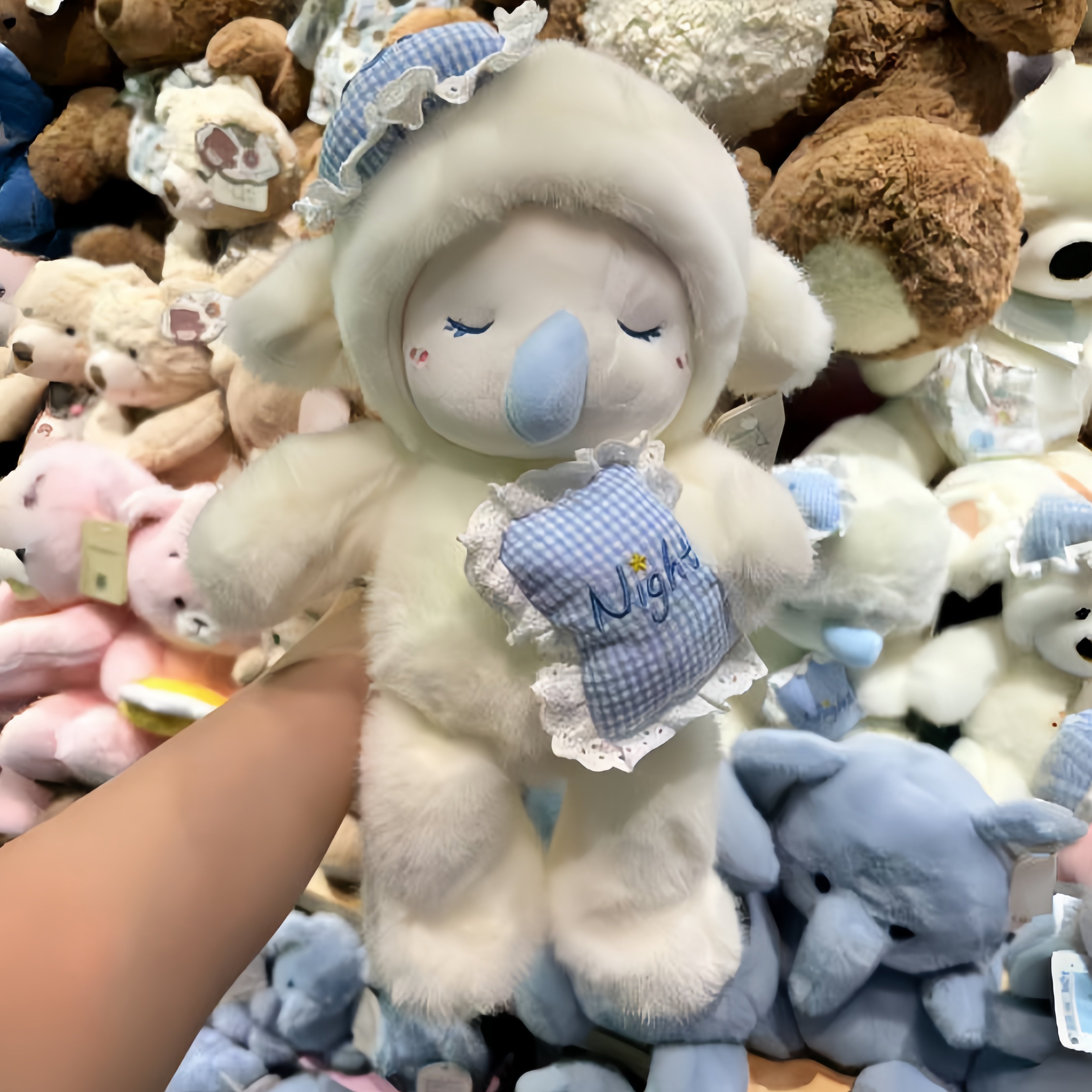 跑跑小羊公仔毛绒玩具安抚娃娃磁吸奶嘴小羊玩偶儿童生日礼物女生,淘宝优惠券,粉丝福利购,淘宝优惠卷