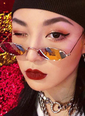 ins墨镜复古原宿风小白同款街拍