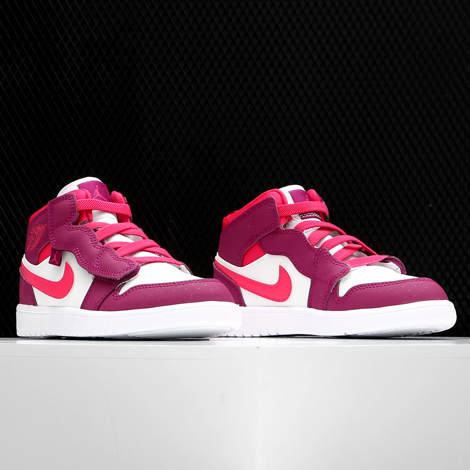 Nike/耐克正品Air Jordan 1 AJ1 情人节小童幼童宝宝鞋AT4612-661 - 图0