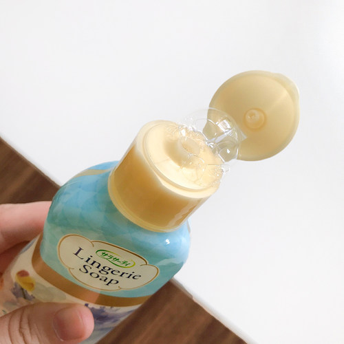 补到货 日本进口 女性专用生理内裤内衣清洗剂 去渍洗衣液 120ml - 图1