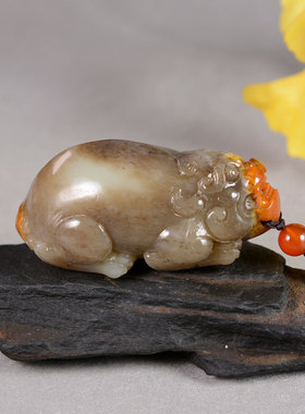 亏嘛啦新疆和田玉且末糖俏色巧雕油润细腻玉质温润招财貔貅把件SX