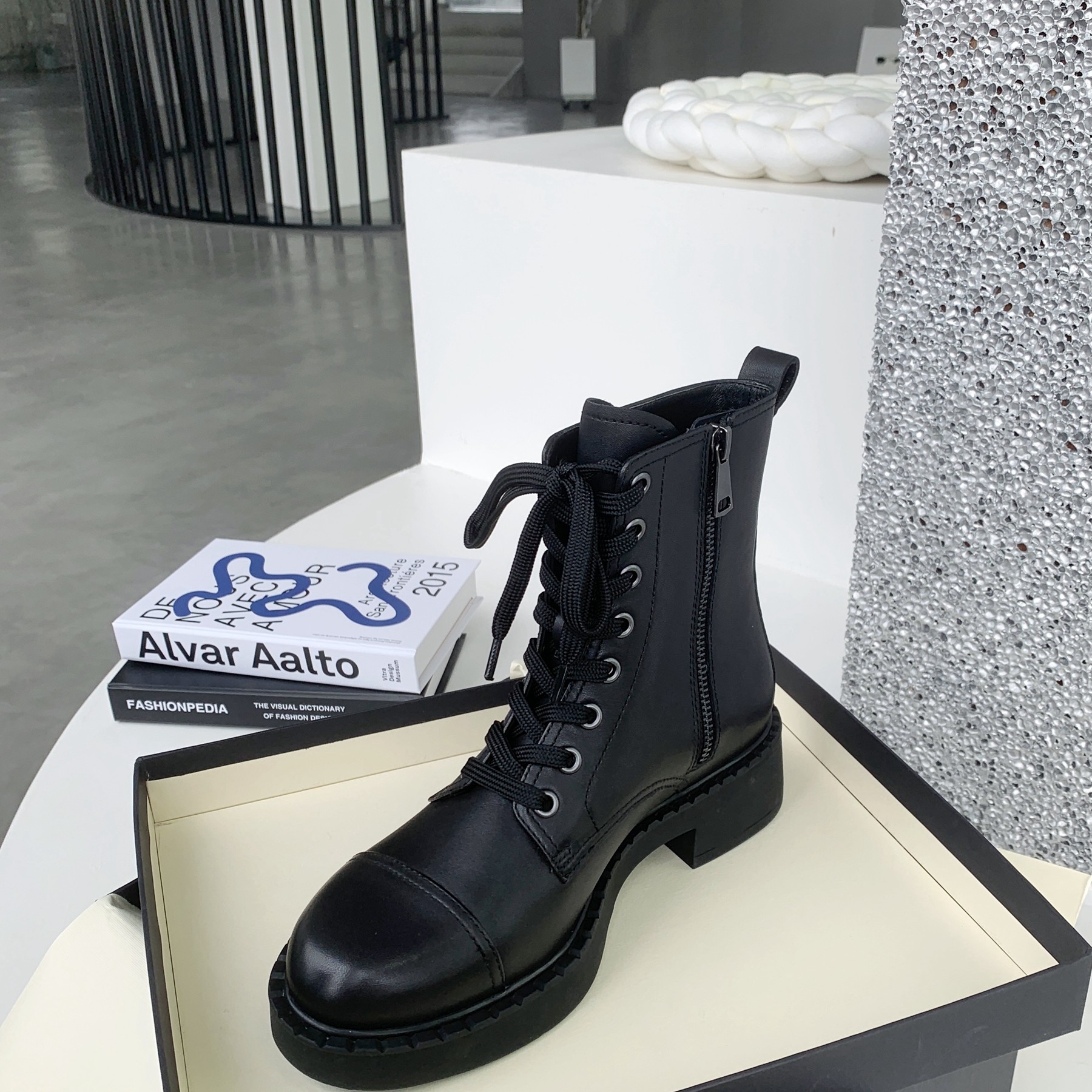 InkingPot彭姐 经典厚底马丁靴短靴女2025新款低跟平跟绑带真皮靴,淘宝优惠券,粉丝福利购,淘宝优惠卷