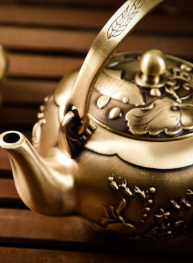 纯黄铜复古中式金鱼手提壶摆件