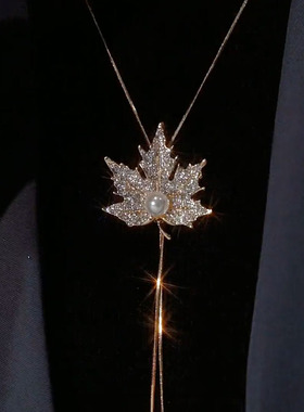 秋冬长款锆石枫叶毛衣链