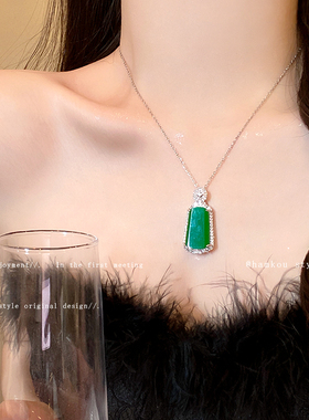 新中式绿色无事牌吊坠项链国风高级感锁骨链小众啊设计轻奢毛衣链