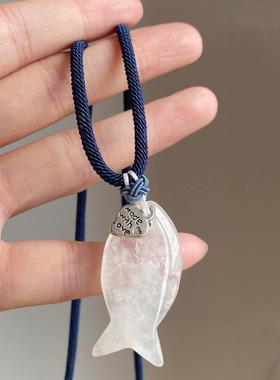 白色小鱼吊坠项链女清冷感高级锁骨链小众设计冷淡风气质百搭配饰