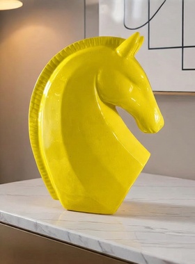 简约现代陶瓷抽象黄马头软装摆件