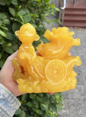 天然二代蜜蜡招财童子黄蜜蜡摆件黄色雕刻工艺品桌面装饰品生肖猴
