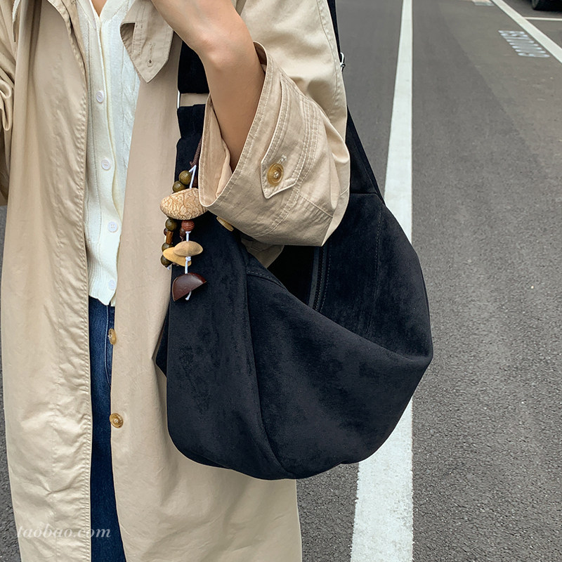 松弛感复古麂皮绒包包女2025秋冬新款通勤单肩包休闲大容量斜挎包,淘宝优惠券,粉丝福利购,淘宝优惠卷