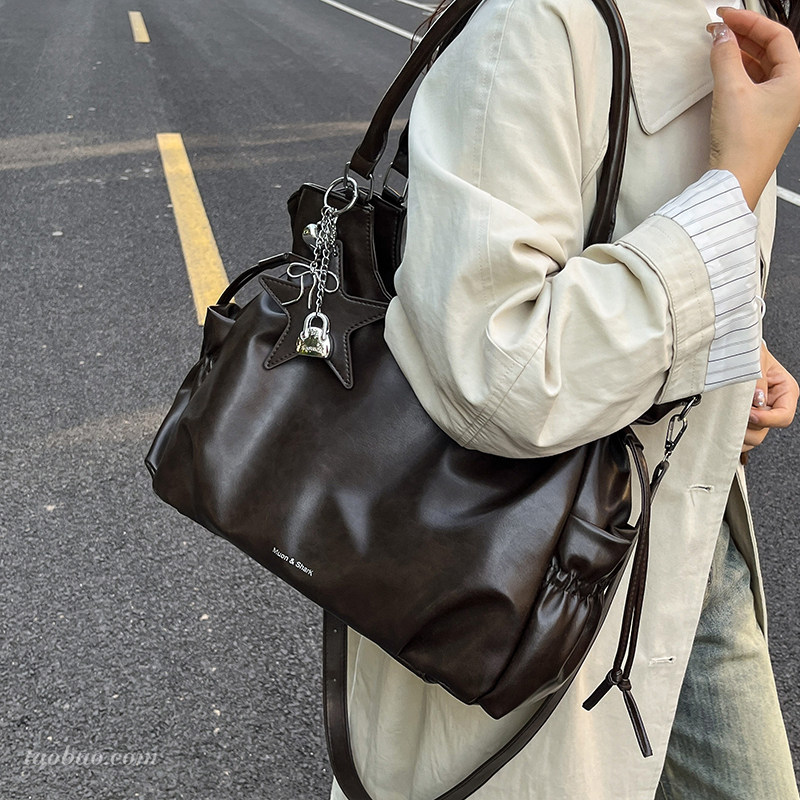 高级感复古大容量包包女2025新款时尚通勤斜挎包单肩腋下包托特包,淘宝优惠券,粉丝福利购,淘宝优惠卷