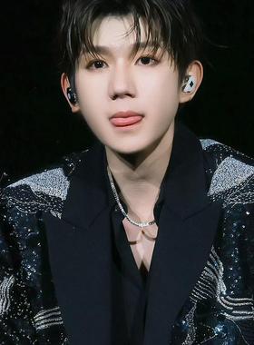 冰块单排宝石镶嵌项链