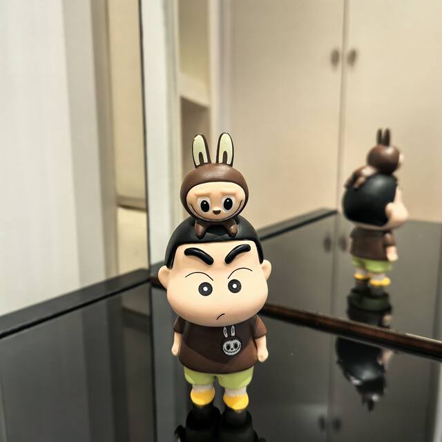 Labubu Shin-chan cute crayon Shinnohara Shinnosuke cute desktop hand-made ornaments doll model gift