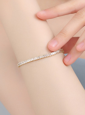 简约璀璨耀眼合成水晶潮流大气手