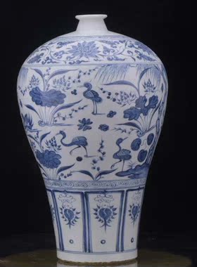 大元松柴烧制青花缠枝莲鸳鸯荷花莲塘纹梅瓶