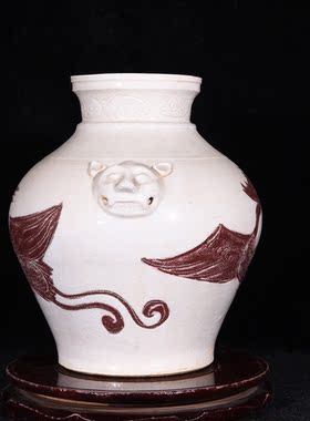 元末明初釉里红朱元璋飞凤纹兽耳罐